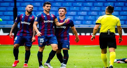 ليفانتي يهزم إسبانيول 3 / 1 في الدوري الإسباني